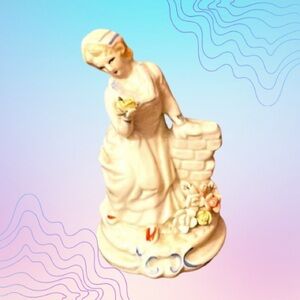 VINTAGE Ceramic Maiden Figurine